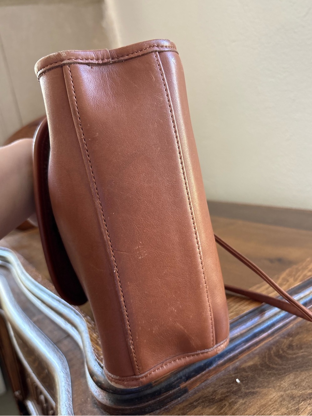 Vintage Coach Classic Brown Leather Crossbody Bag - Picture 2 of 9